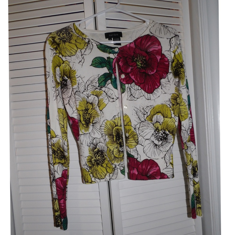 Classic, floral cardigan